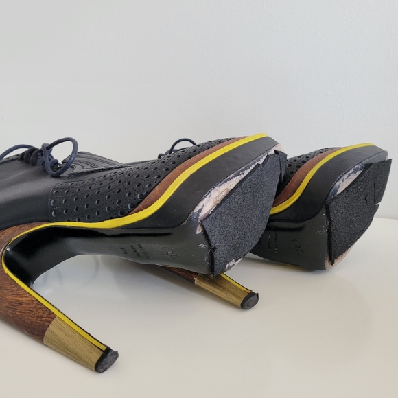 PROENZA SCHOULER lace up ankle boot, pointed toe, woodgrain heel, gold accents - Picture 7 of 12